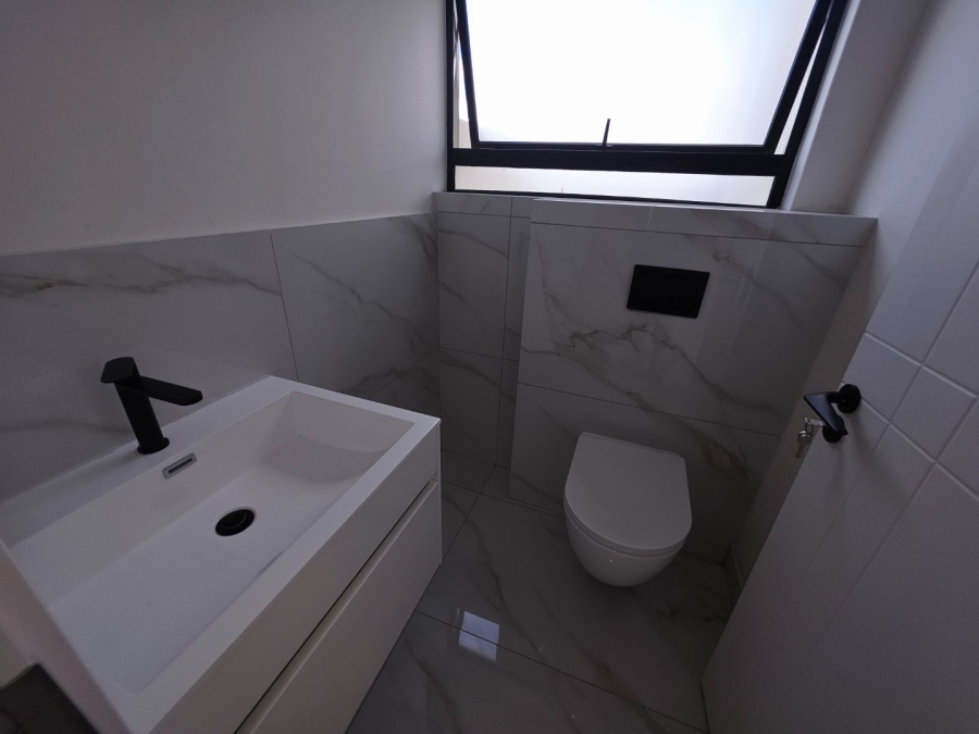 4 Bedroom Property for Sale in Sandown Western Cape